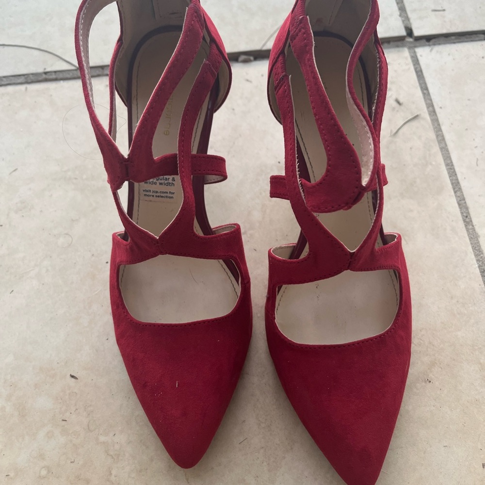 Red close toed heels